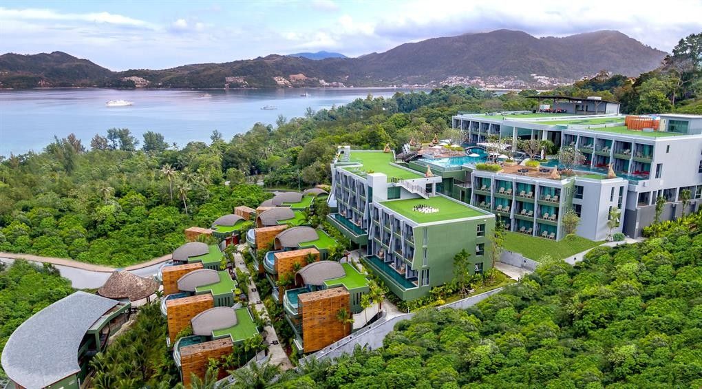 Crest Resort & Pool Villas фото 22