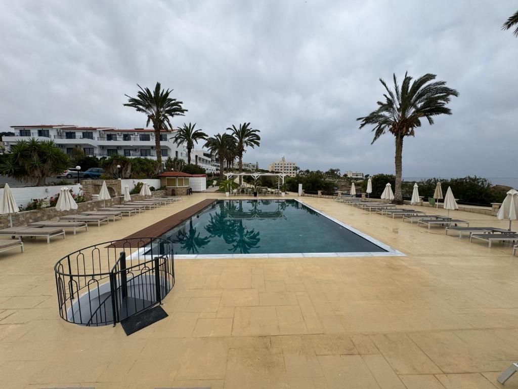 Vrachia Beach Hotel & Suites фото 20