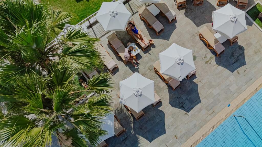Golden Coast Beach Hotel фото 36