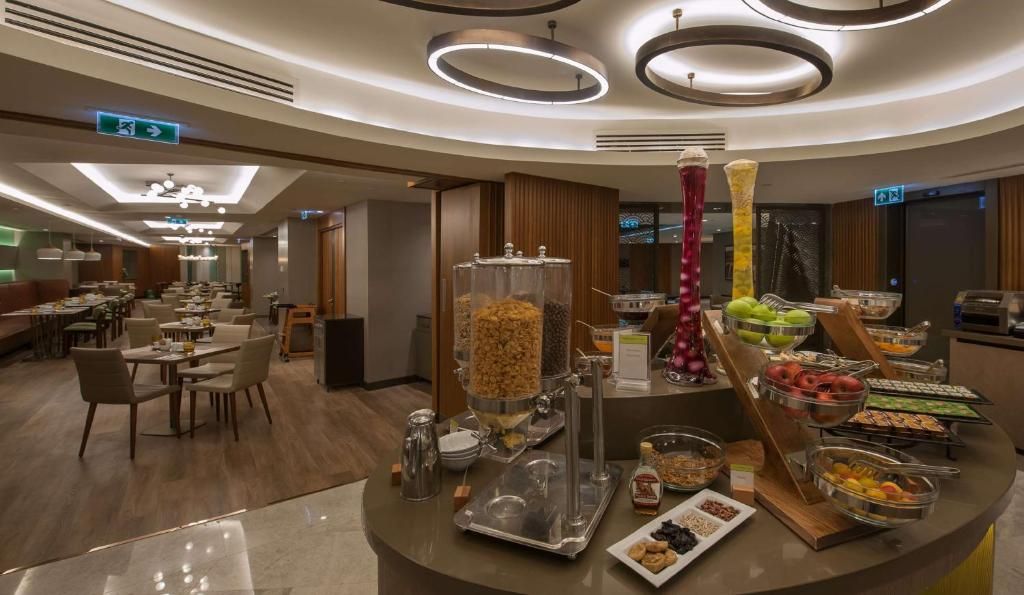 Doubletree by Hilton Istanbul - Sirkeci фото 43