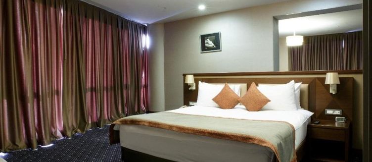 Фото отеля Parkside Hotel & Apartments