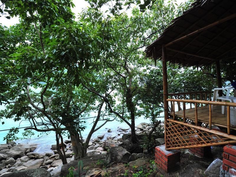 Phi Phi Cozy SeaFront Resort фото 21