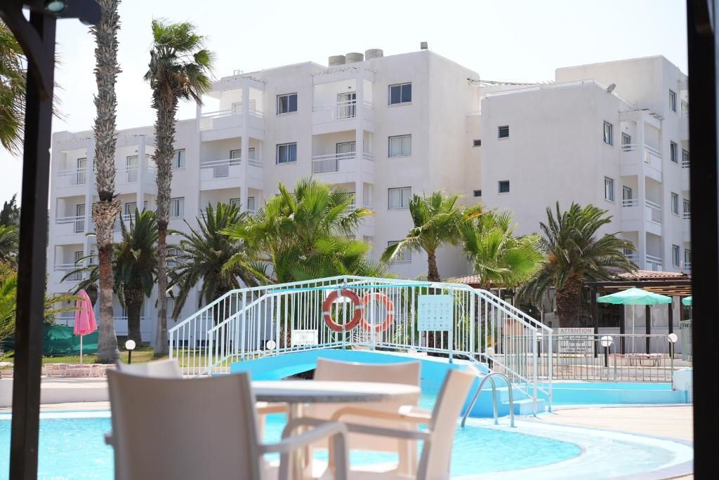 Astreas Beach Hotel фото 11