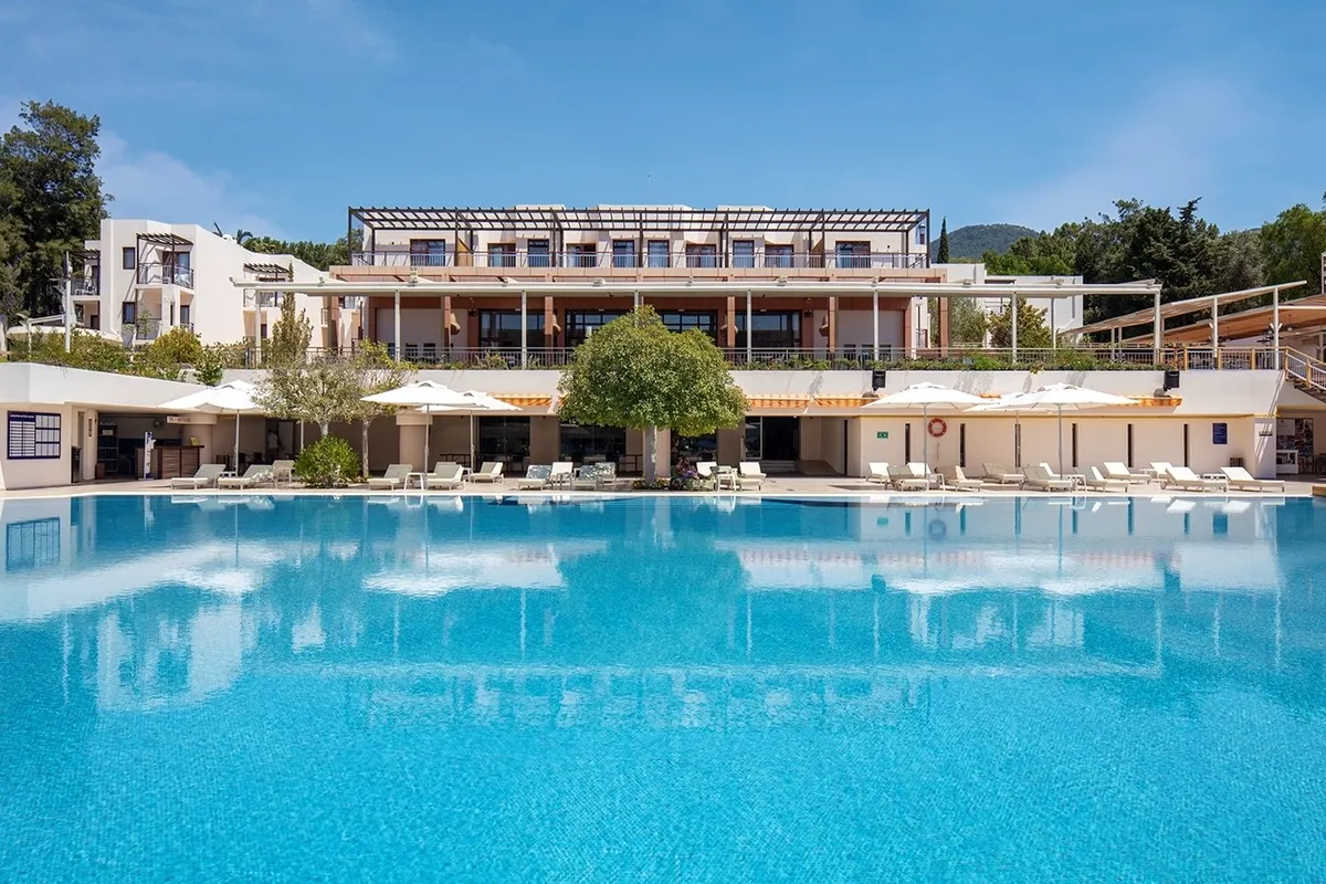 DoubleTree by Hilton Bodrum Isil Club Resort фото 1