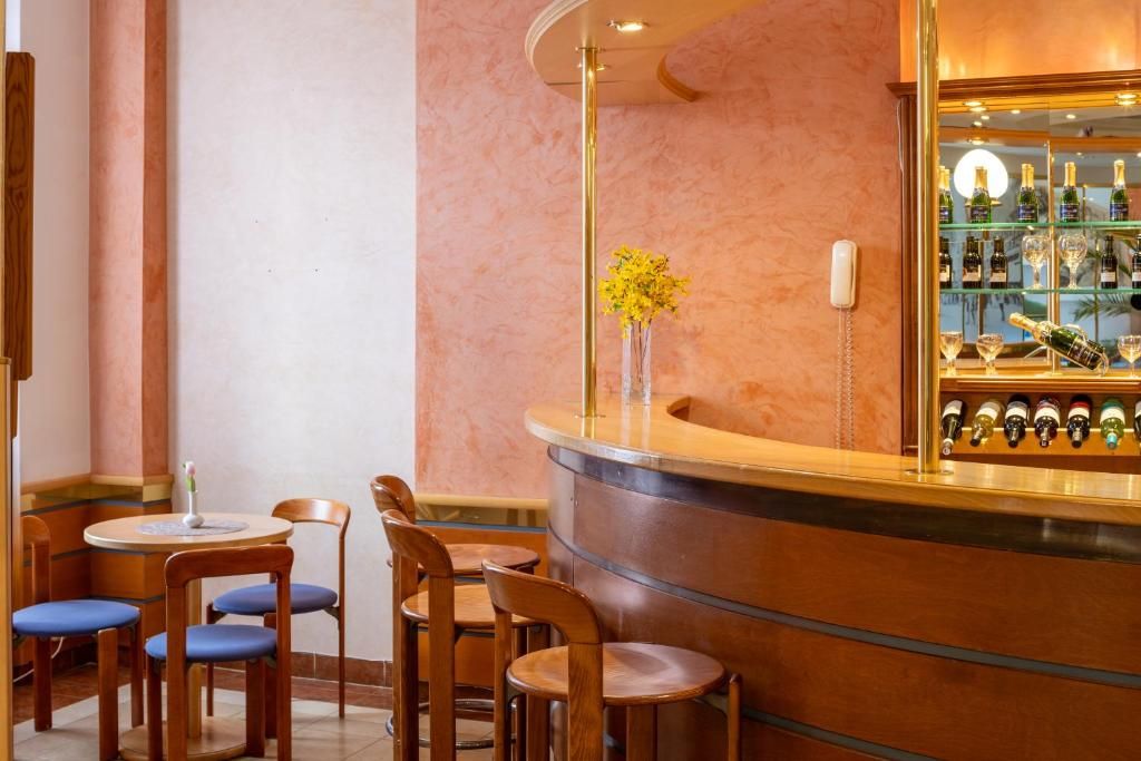 Wellness Hotel Jean De Carro фото 22