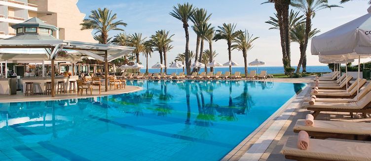 Фото отеля Pioneer Beach Hotel (Adults Only)