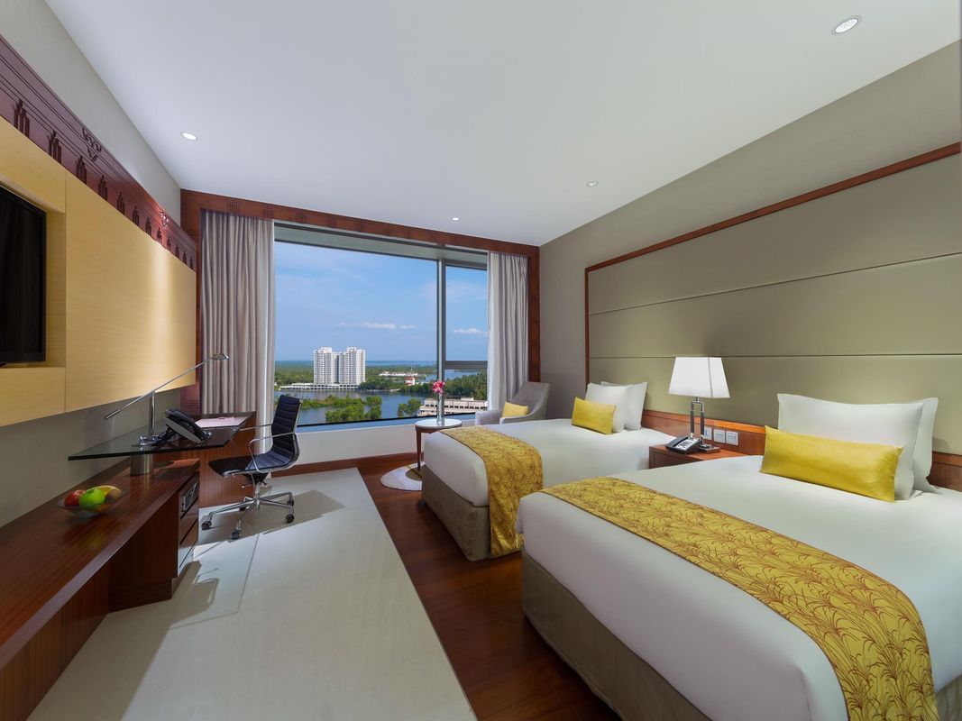 Crowne Plaza Kochi фото 3