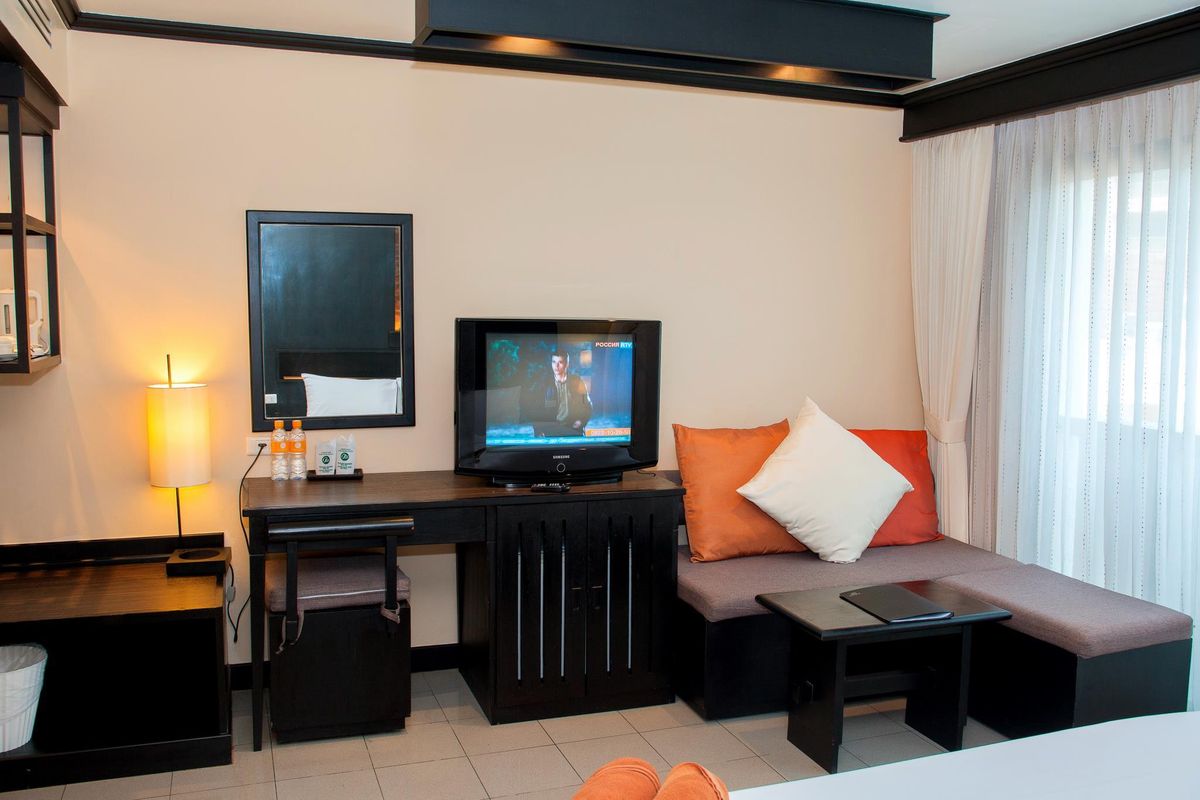 Rattana Beach Hotel фото 4