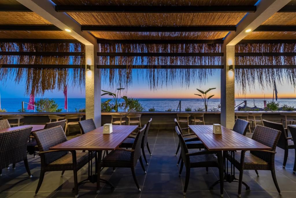 White City Beach Hotel (Adults Only) фото 94