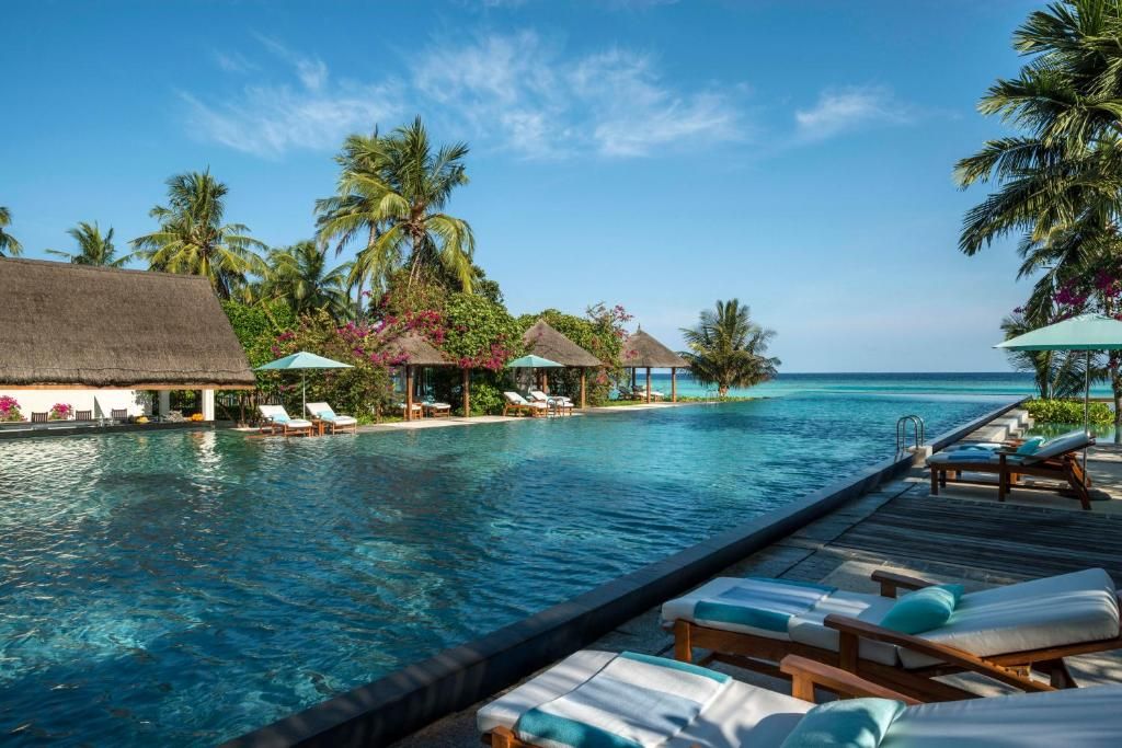 Four Seasons Resort Maldives at Landaa Giraavaru фото 5