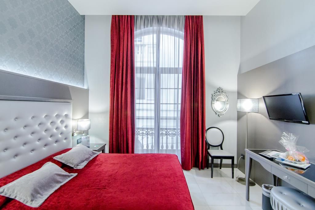 Hotel Ciutadella фото 0