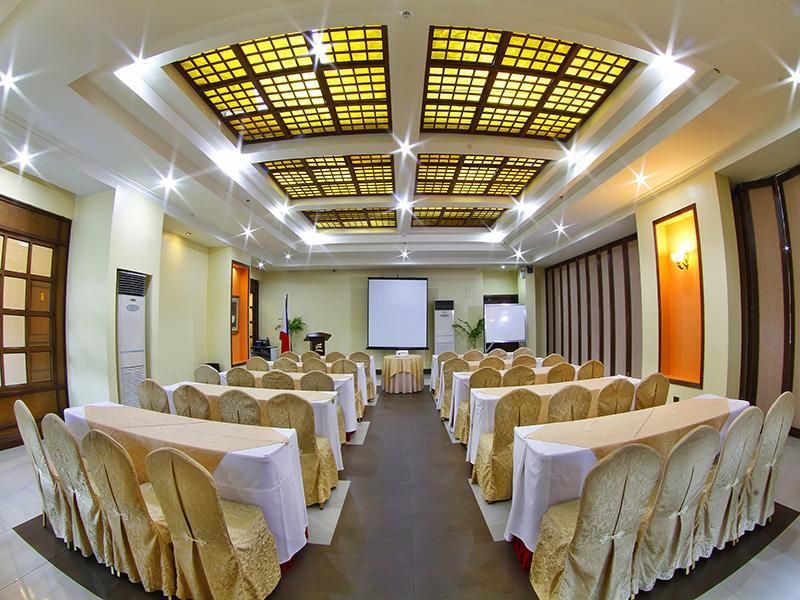 Sarrosa International Hotel and Residential Suites - Multiple Use Hotel фото 13