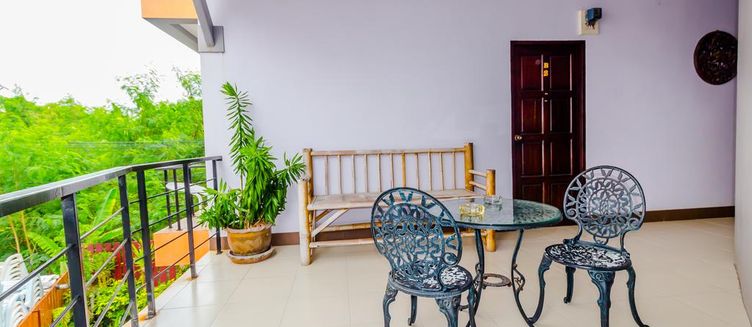 Фото отеля Baan Yuyen Karon Guesthouse