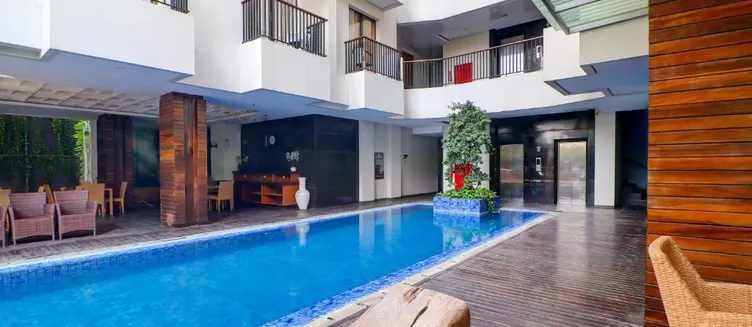 Фото отеля Palette Hotel Seminyak