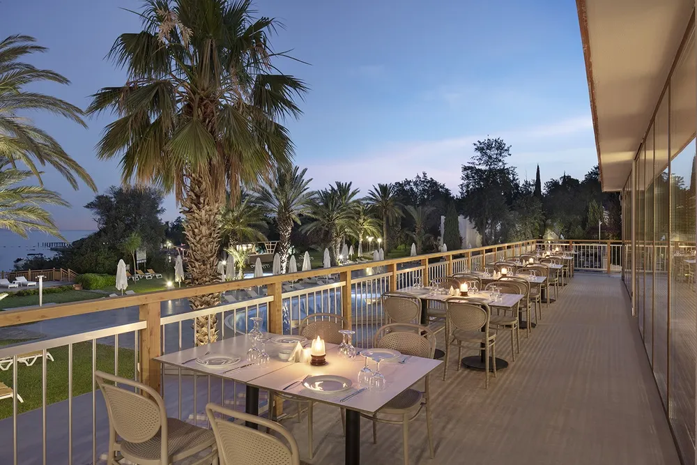 DoubleTree by Hilton Bodrum Isil Club Resort фото 51