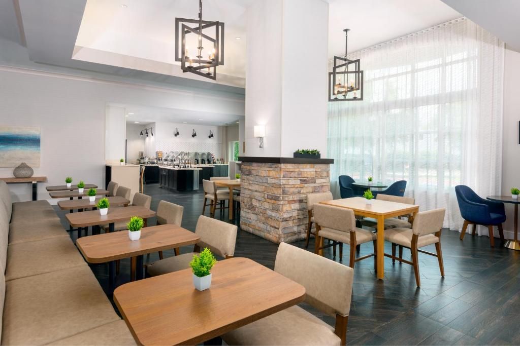 Staybridge Suites Miami Doral Area фото 14