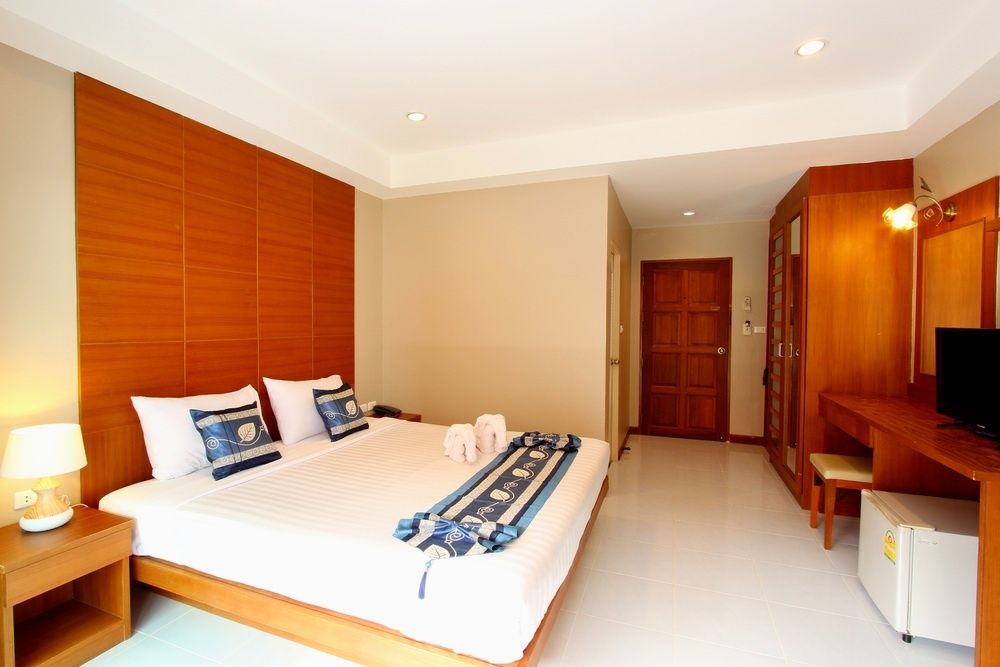 Good Nice Hotel Patong фото 34