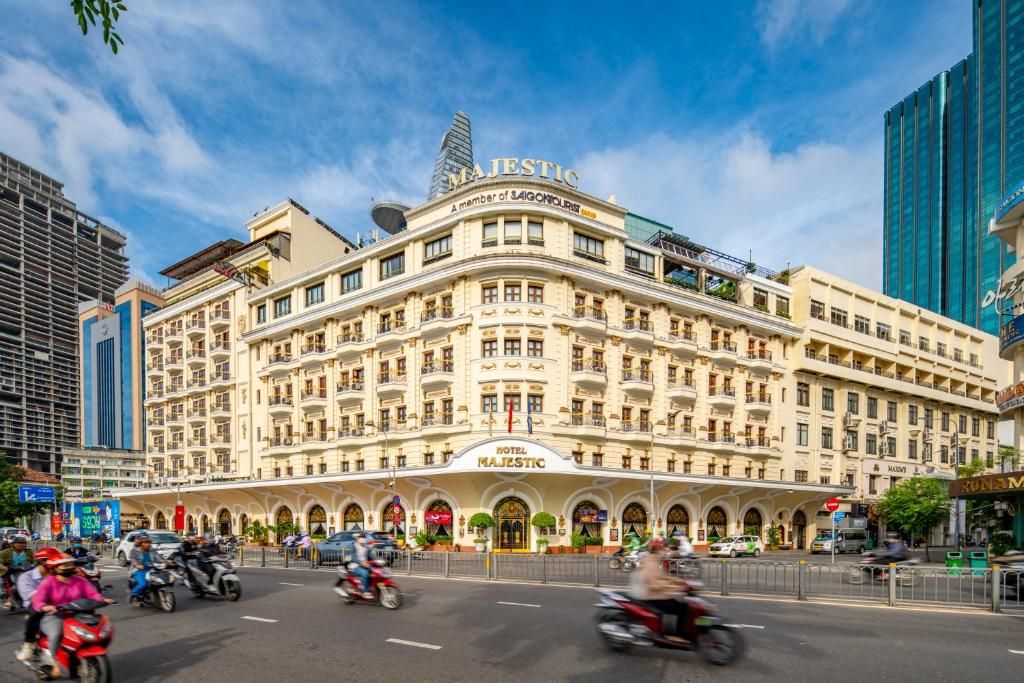 Hotel Majestic Saigon фото 28