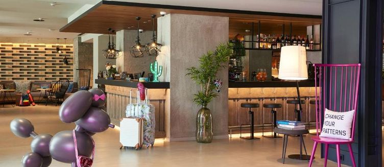 Фото отеля Moxy Patra Marina