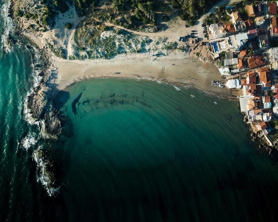 Brati II Beach Hotel фото 4