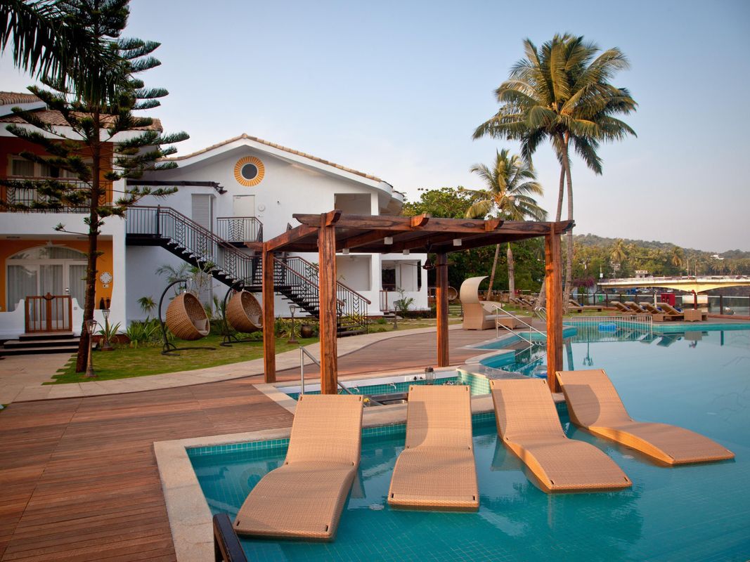 Acron Waterfront Resort фото 19