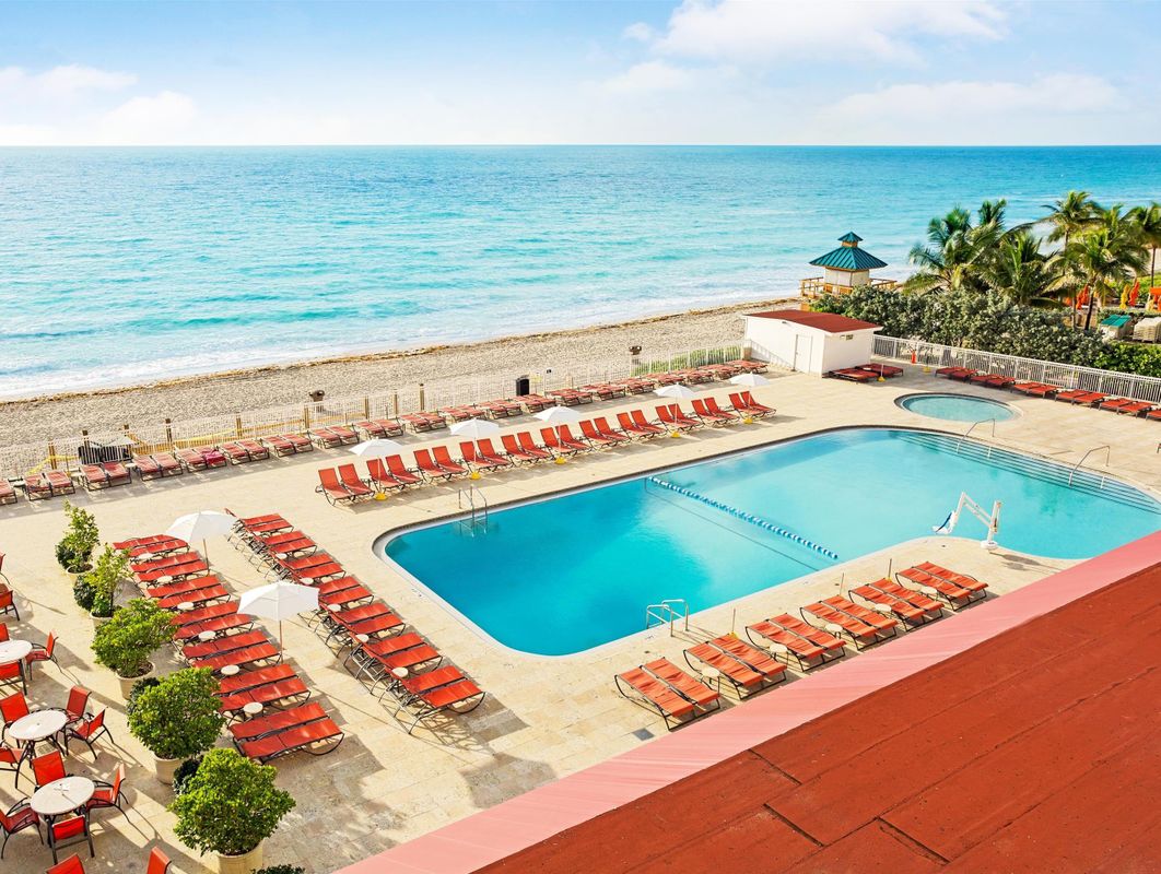 Ramada Plaza Marco Polo Beach Resort фото 6