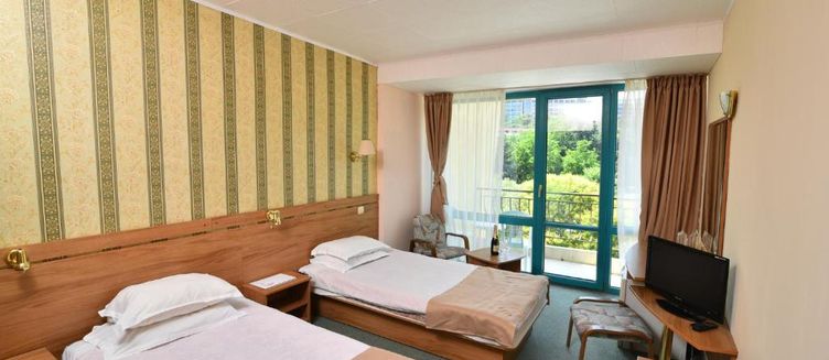 Фото отеля Hotel Ambassador - Free Parking