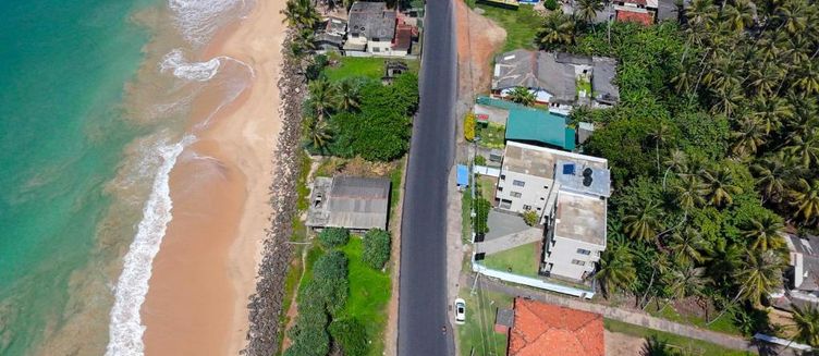 Фото отеля Lavinia Beach Hotel