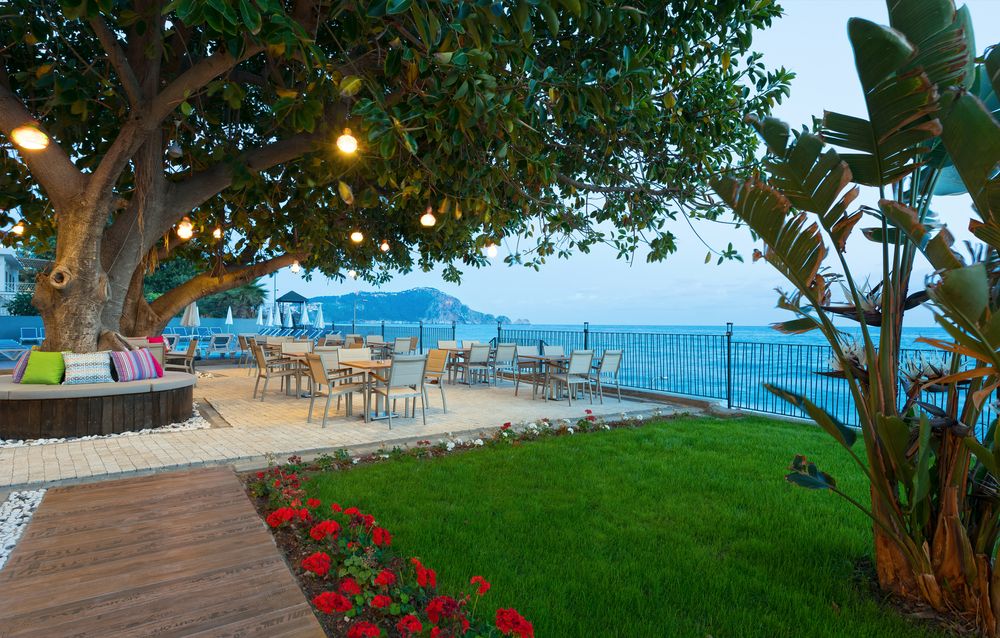 Floria Beach Hotel фото 47
