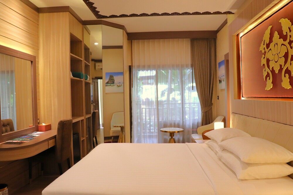 Quality Resort and Spa Patong Beach фото 40