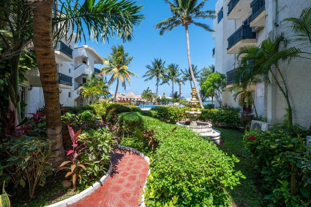 Hotel Faranda Imperial Laguna Cancun фото 11