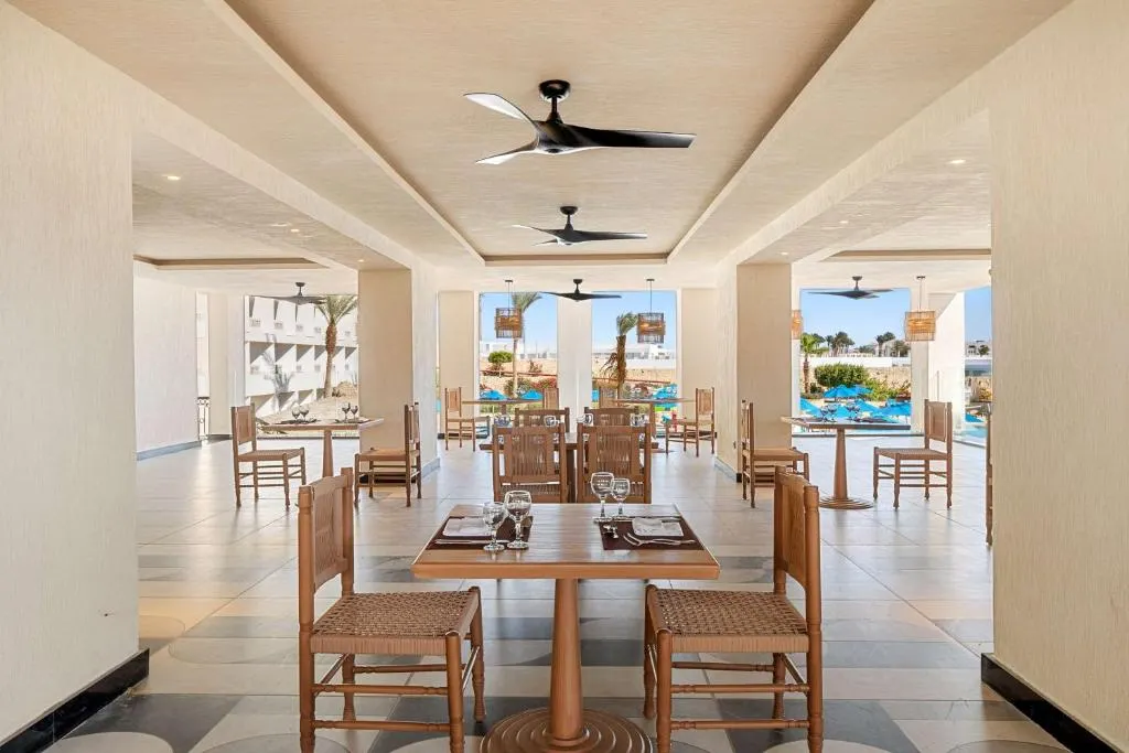 DoubleTree by Hilton Sharks Bay Resort фото 16