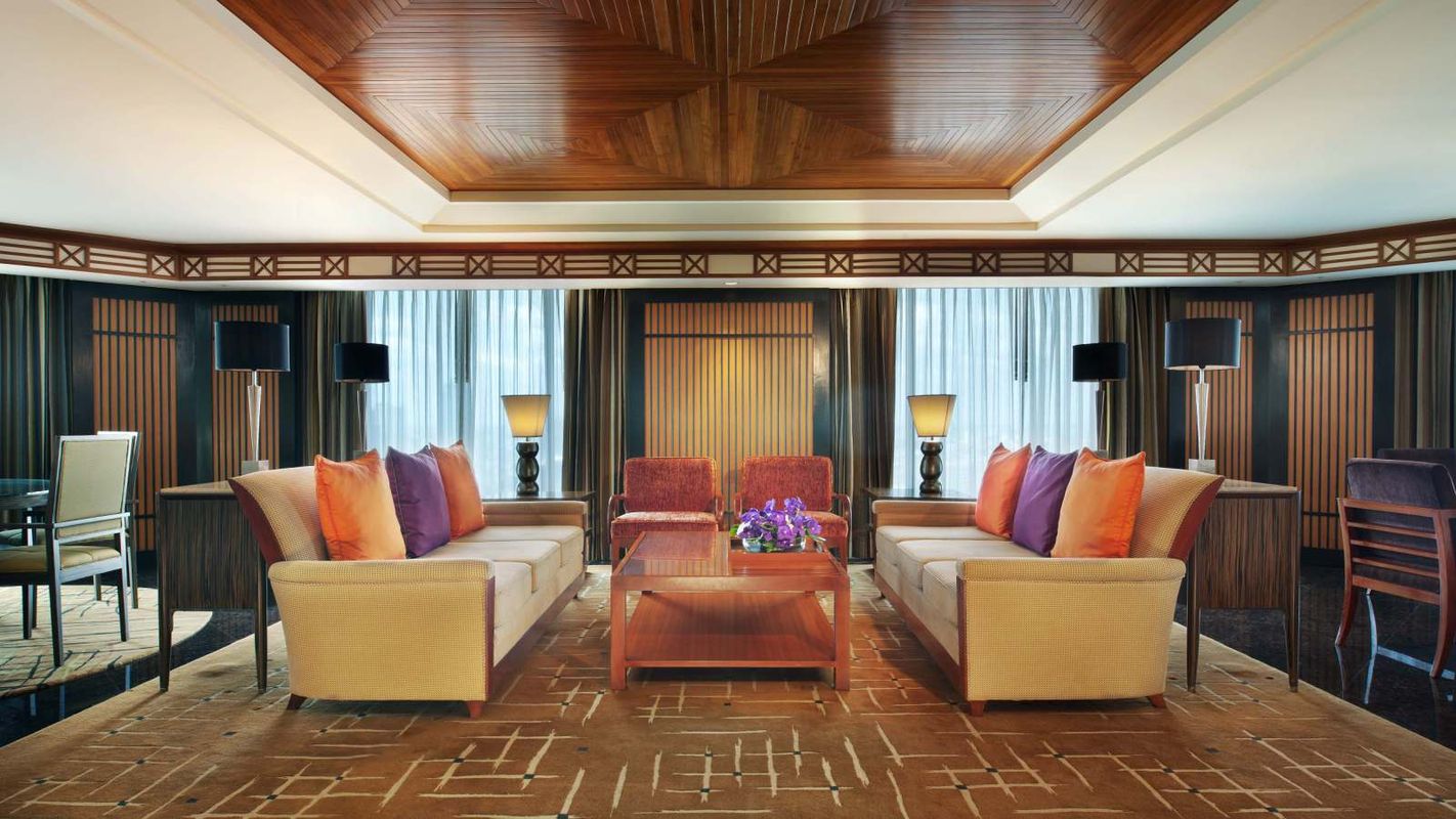 Royal Orchid Sheraton Hotel & Towers фото 44