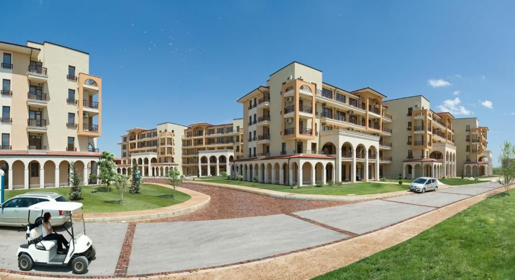 Lighthouse Apartments And Villas фото 10
