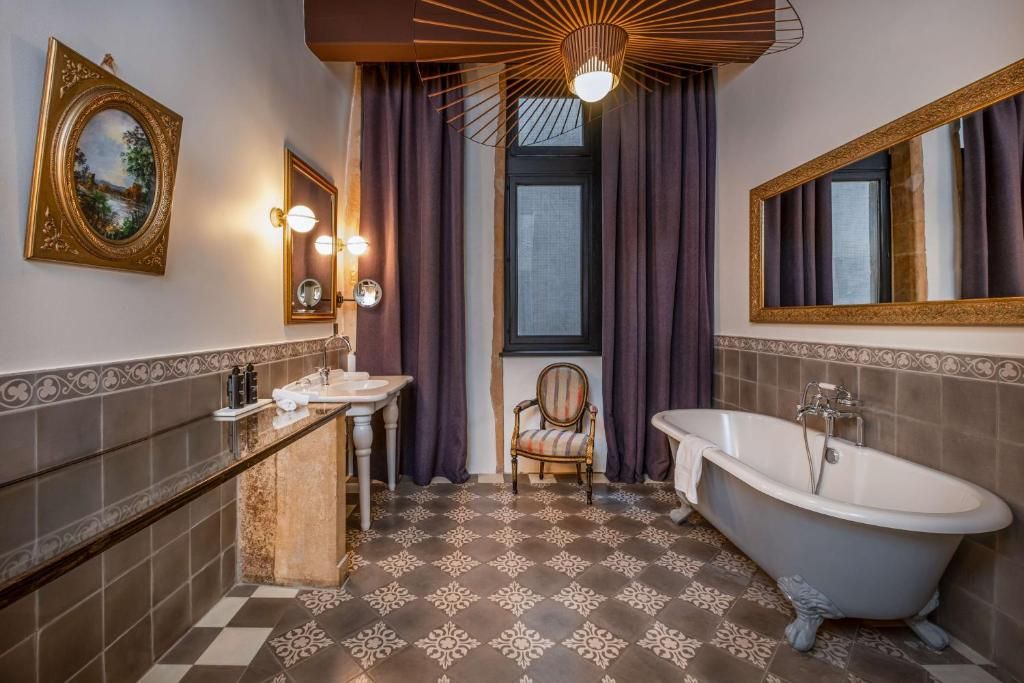 Hotel Cour Des Loges фото 48