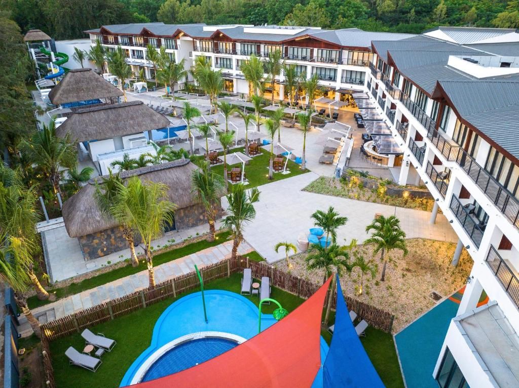 Oceans Creek Beach Hotel фото 20
