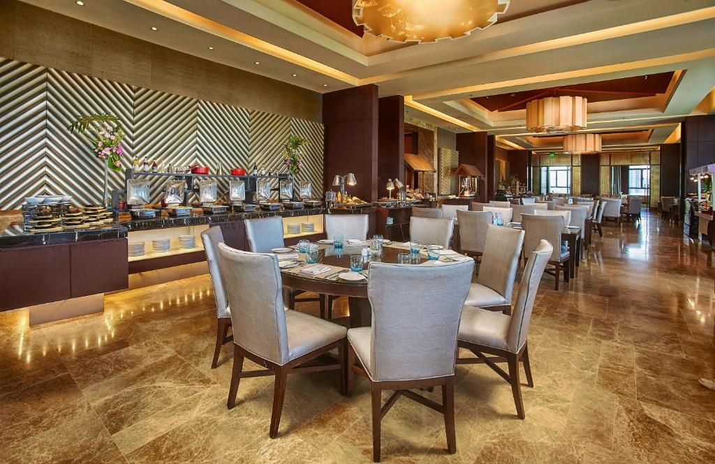 Crimson Hotel Filinvest City фото 34