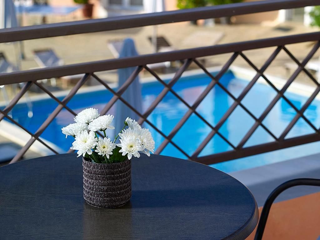 Avantis Suites Hotel фото 19