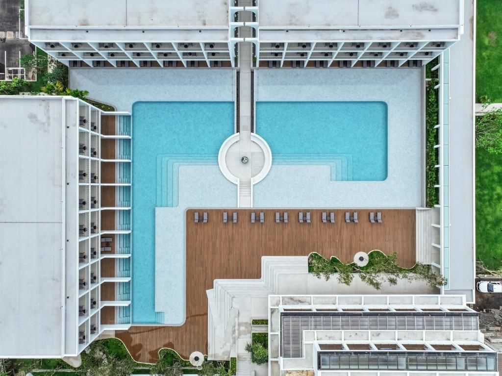 Patong Beach Hotel by See2Sea фото 13
