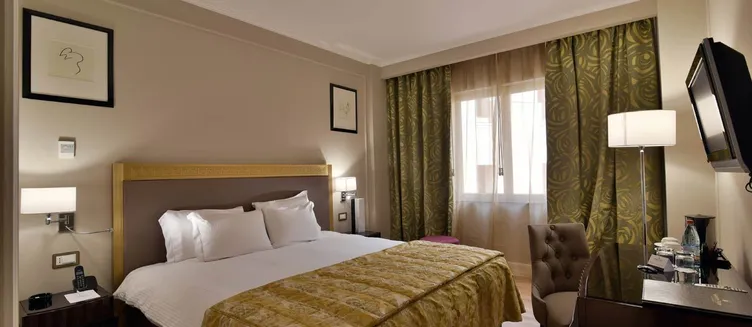 Фото отеля Grand Hotel Yerevan