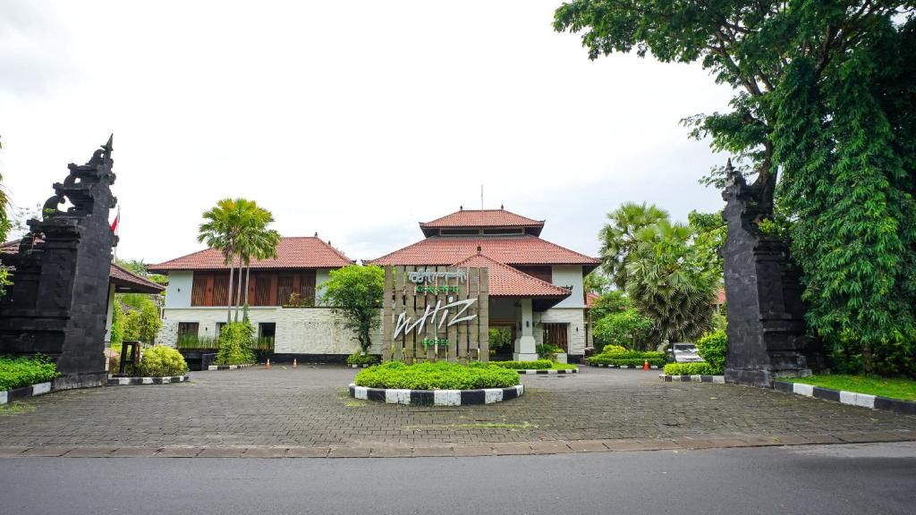 Grand Whiz Hotel Nusa Dua фото 34