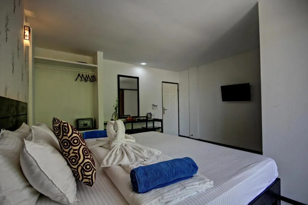 Crown Beach Hotel фото 3