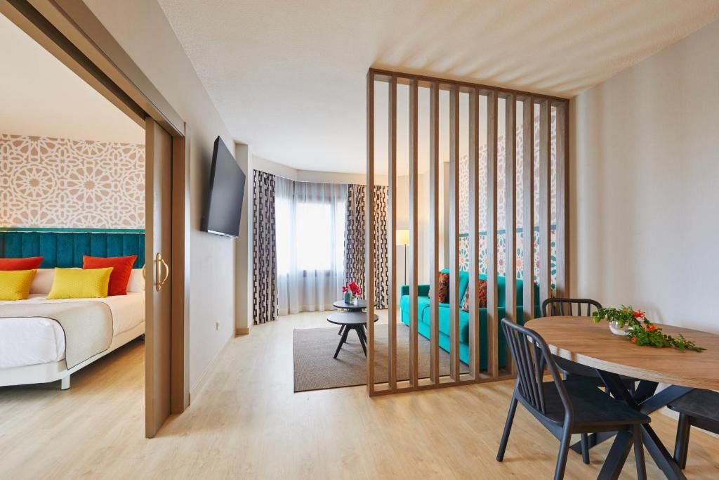 Hotel Hesperia Sevilla фото 73