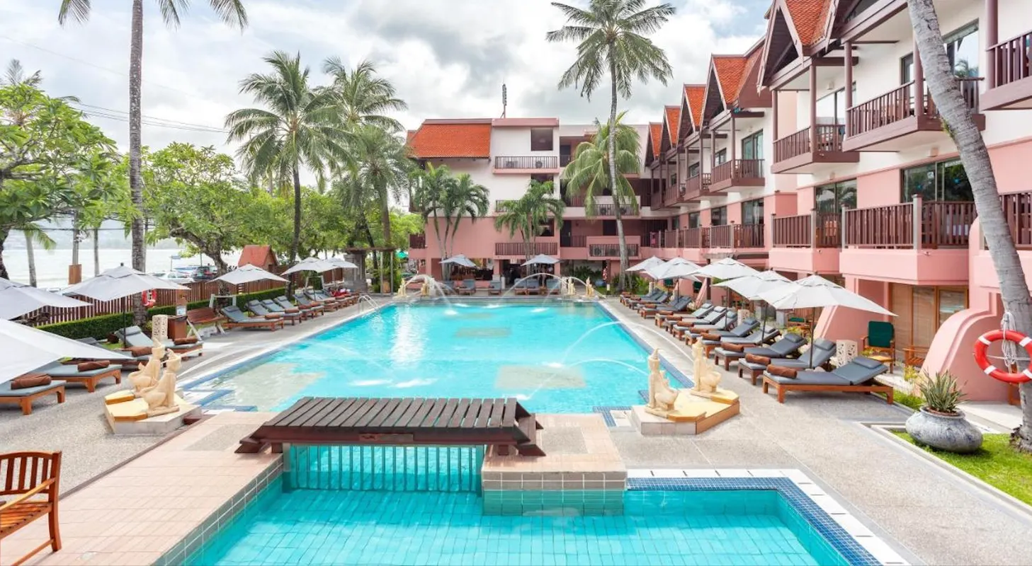 Seaview Patong Hotel фото 0