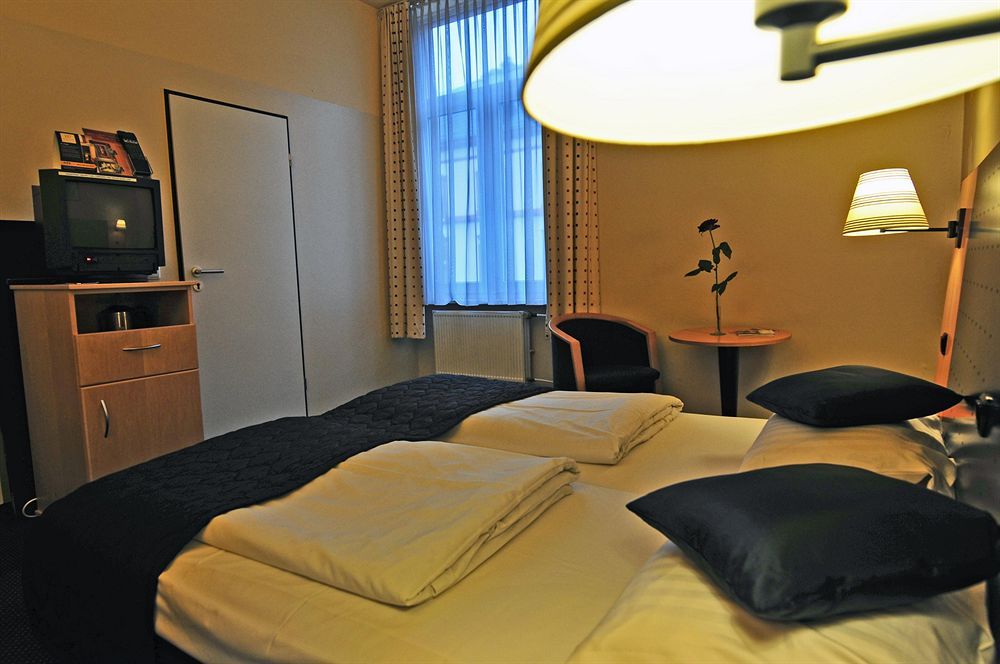 Comfort Hotel Frankfurt Central Station фото 73
