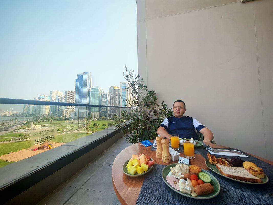 DoubleTree by Hilton Sharjah Waterfront Hotel & Residences фото 30