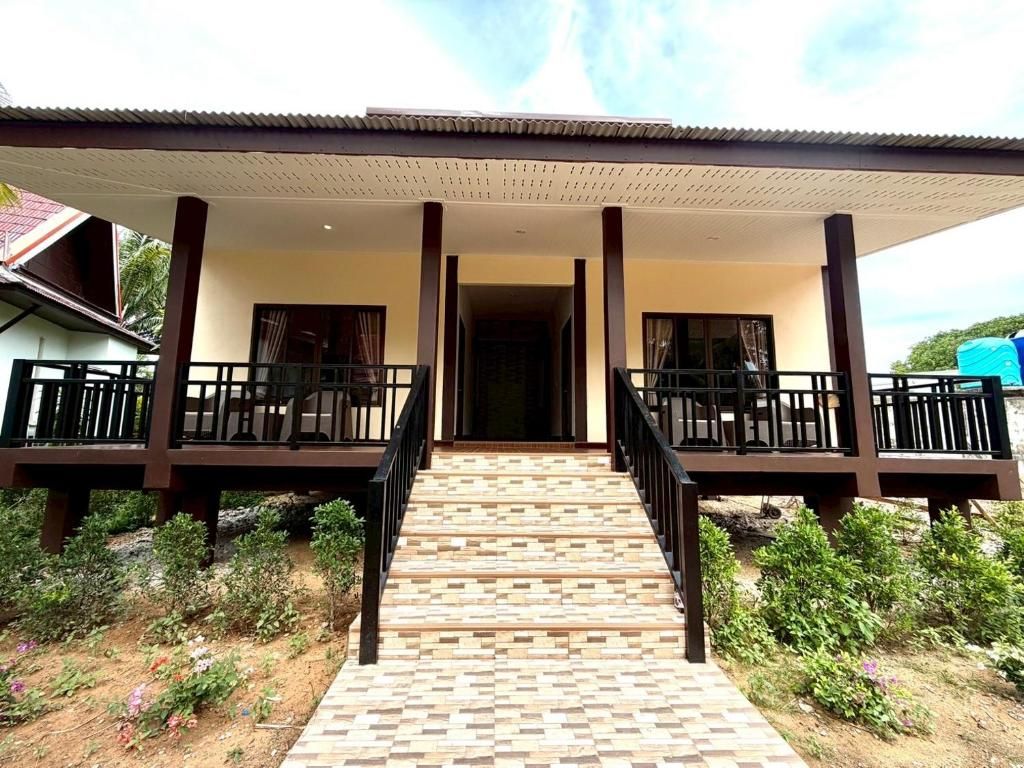 Lanta Klong Nin Beach Resort фото 46