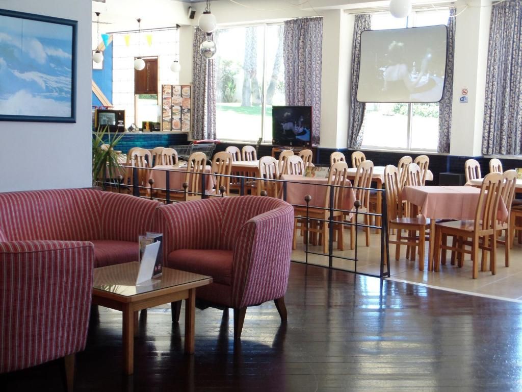 Hotel luar фото 2