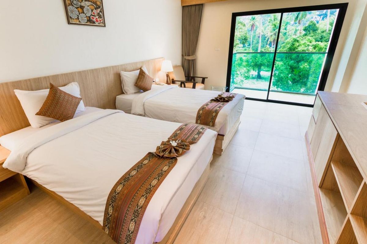Airport Beach Hotel Phuket фото 3