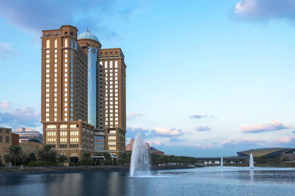 Sheraton Dubai Mall of the Emirates Hotel фото 0